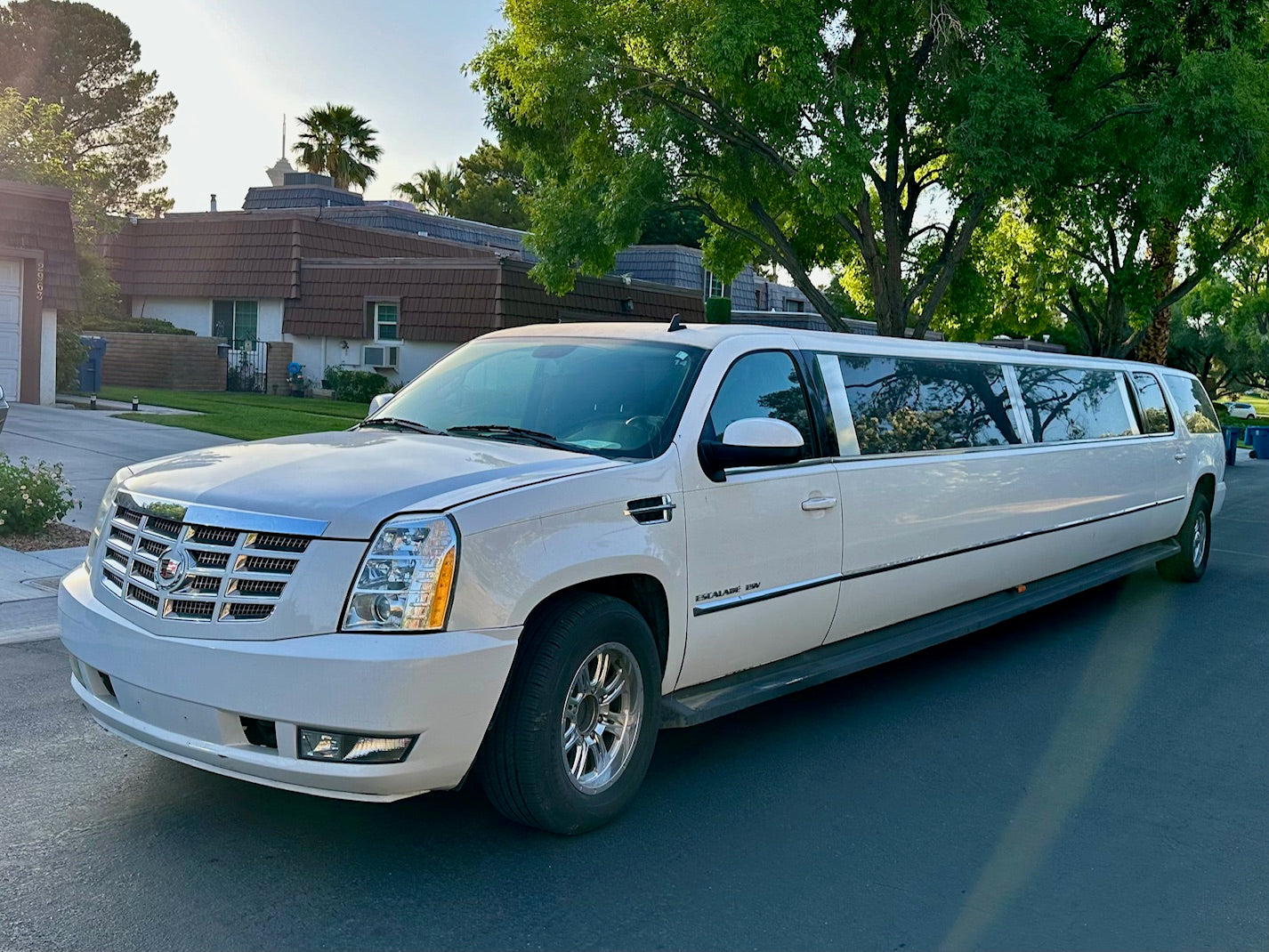 2011 Cadillac escalade Limosuine