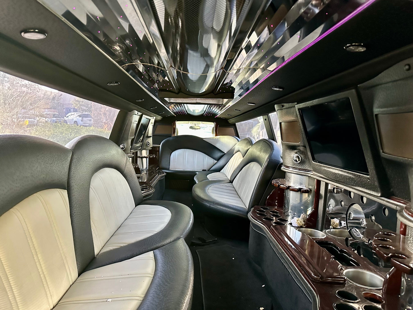 2011 Cadillac escalade Limosuine