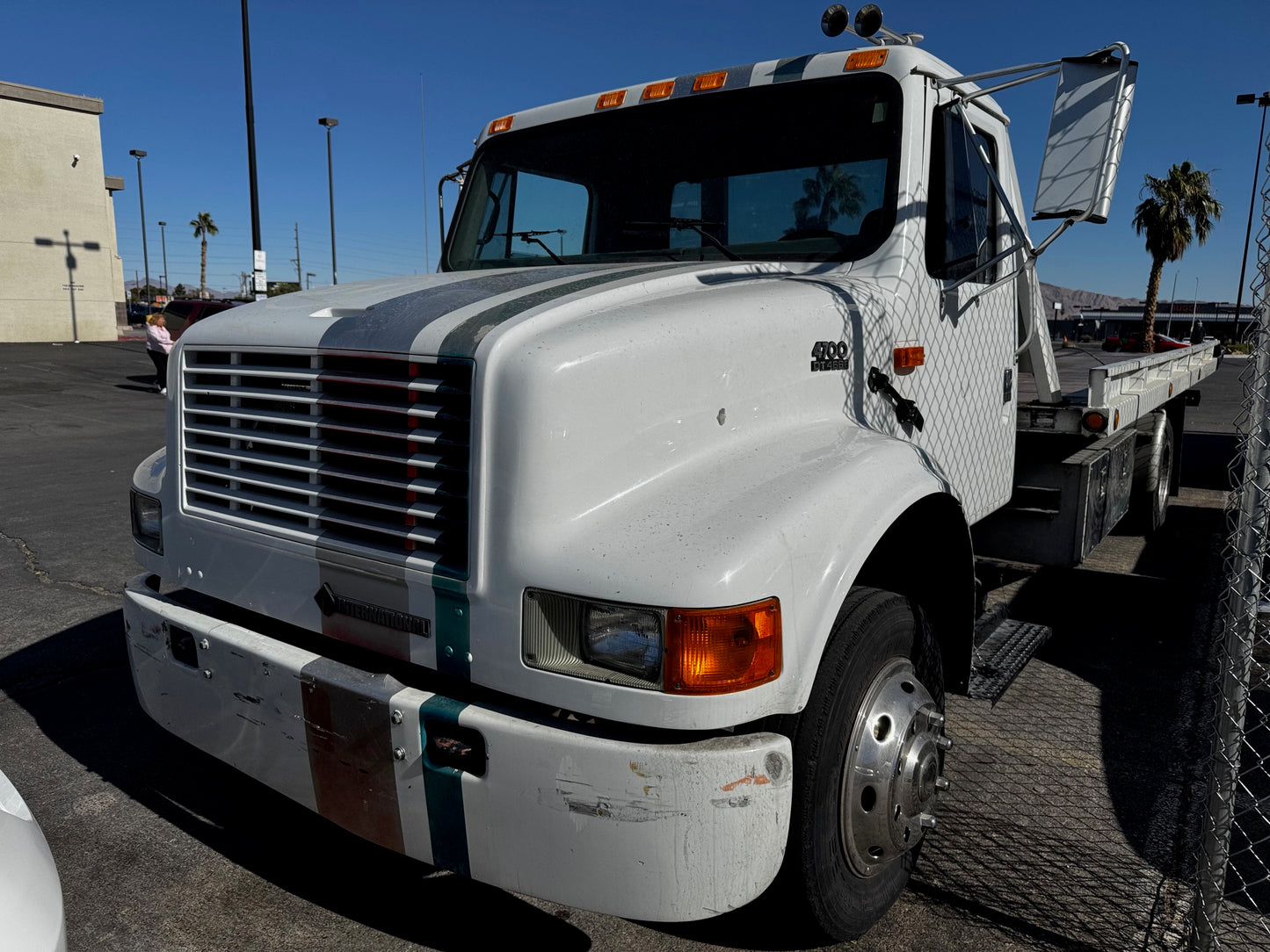 2001 International 4700 Flatbed Tow Truck