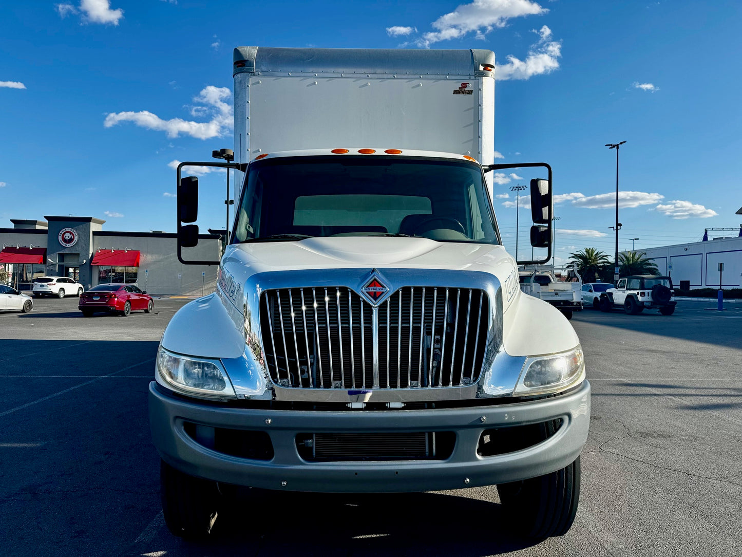 2017 International 4300 26 Foot Box truck